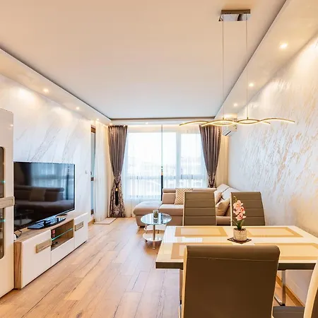 M1 Pool And View Апартамент