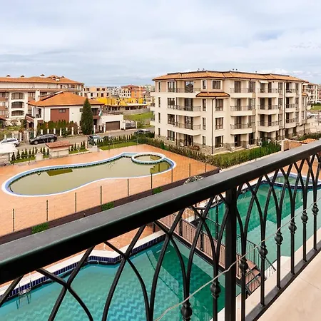 Апартамент M1 Pool And View *