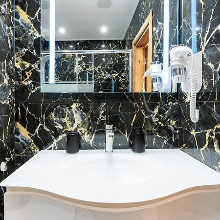 Апартамент M1 Pool And View