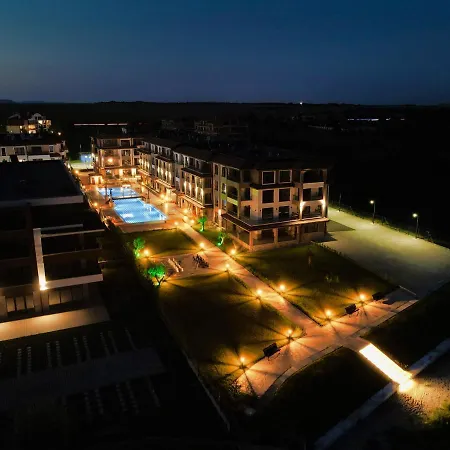 Apartament M1 Pool And View