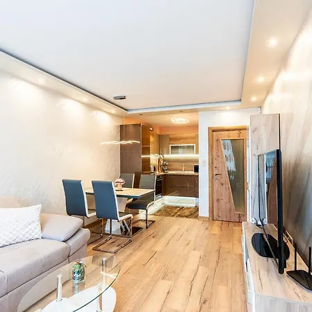 M1 Pool And View Apartament Burgas